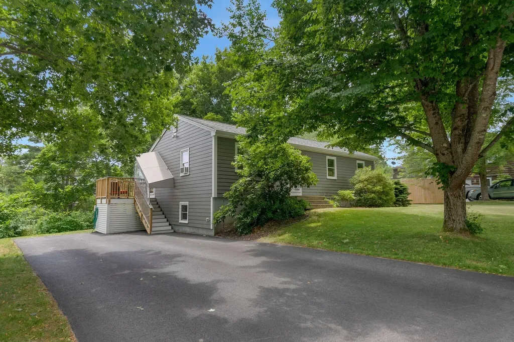 30 Melissa Drive Yarmouth ME 04096