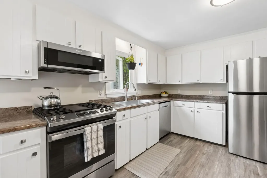 30 Melissa Drive Yarmouth ME 04096