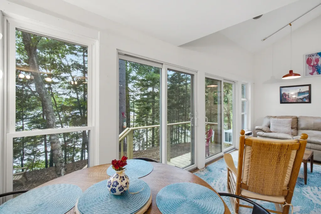 91 Shore Drive Freeport ME 04032