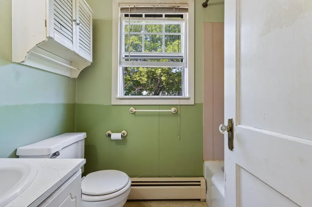 18 Westmore Avenue Biddeford ME 04005