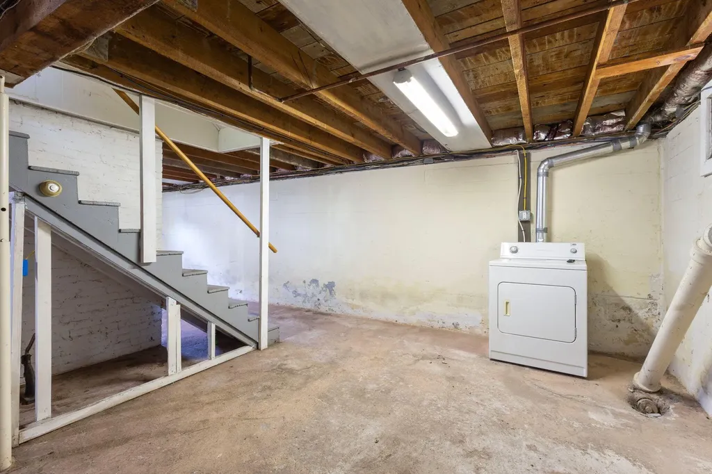 18 Westmore Avenue Biddeford ME 04005