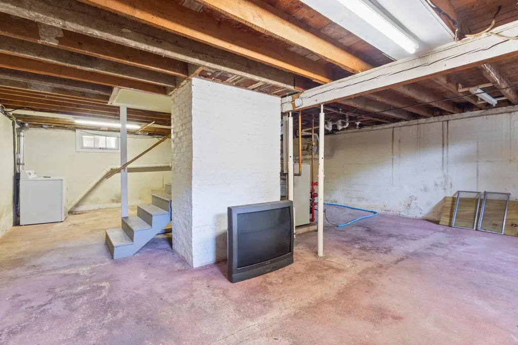 18 Westmore Avenue Biddeford ME 04005