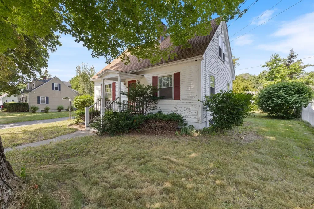 18 Westmore Avenue Biddeford ME 04005