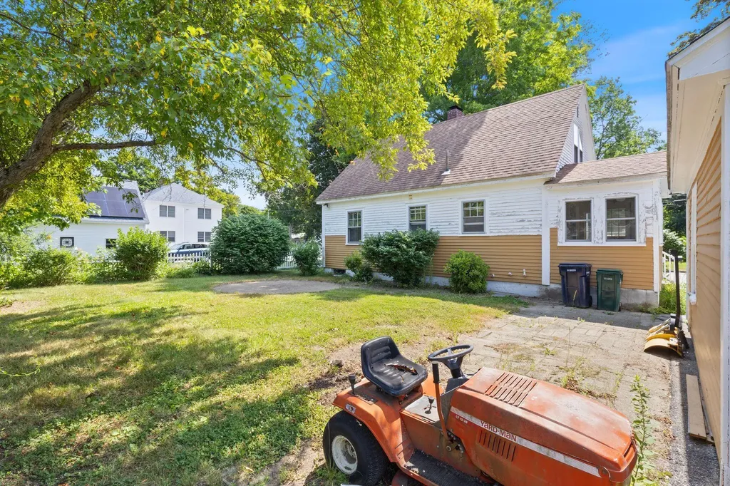 18 Westmore Avenue Biddeford ME 04005