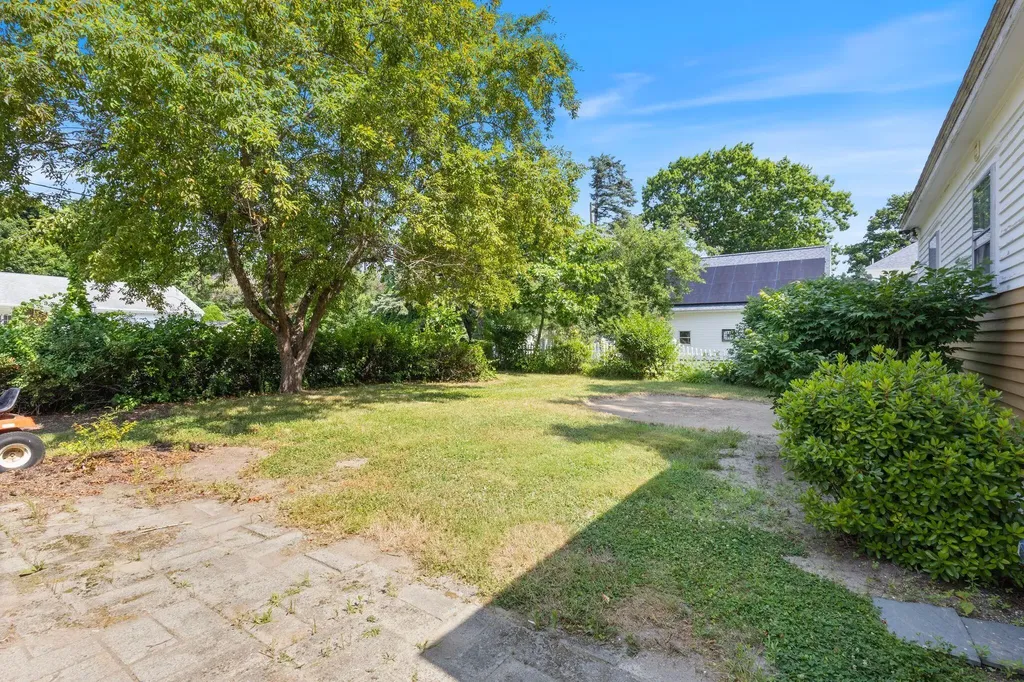 18 Westmore Avenue Biddeford ME 04005