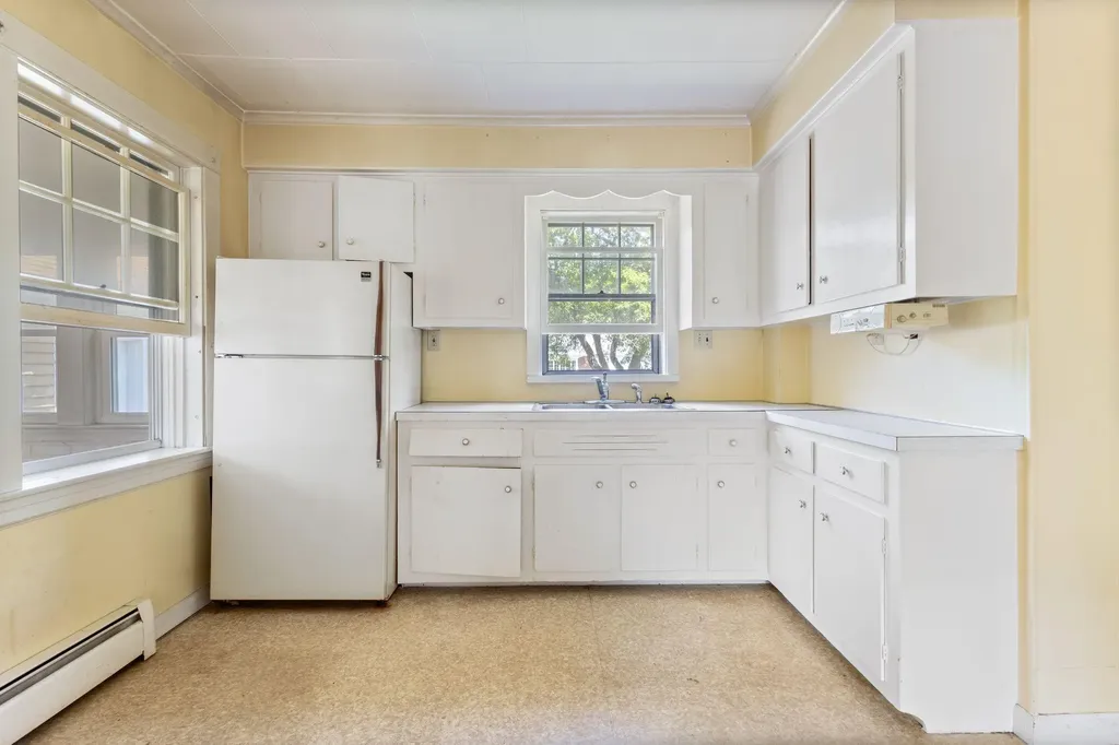 18 Westmore Avenue Biddeford ME 04005