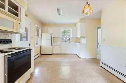 18 Westmore Avenue Biddeford ME 04005