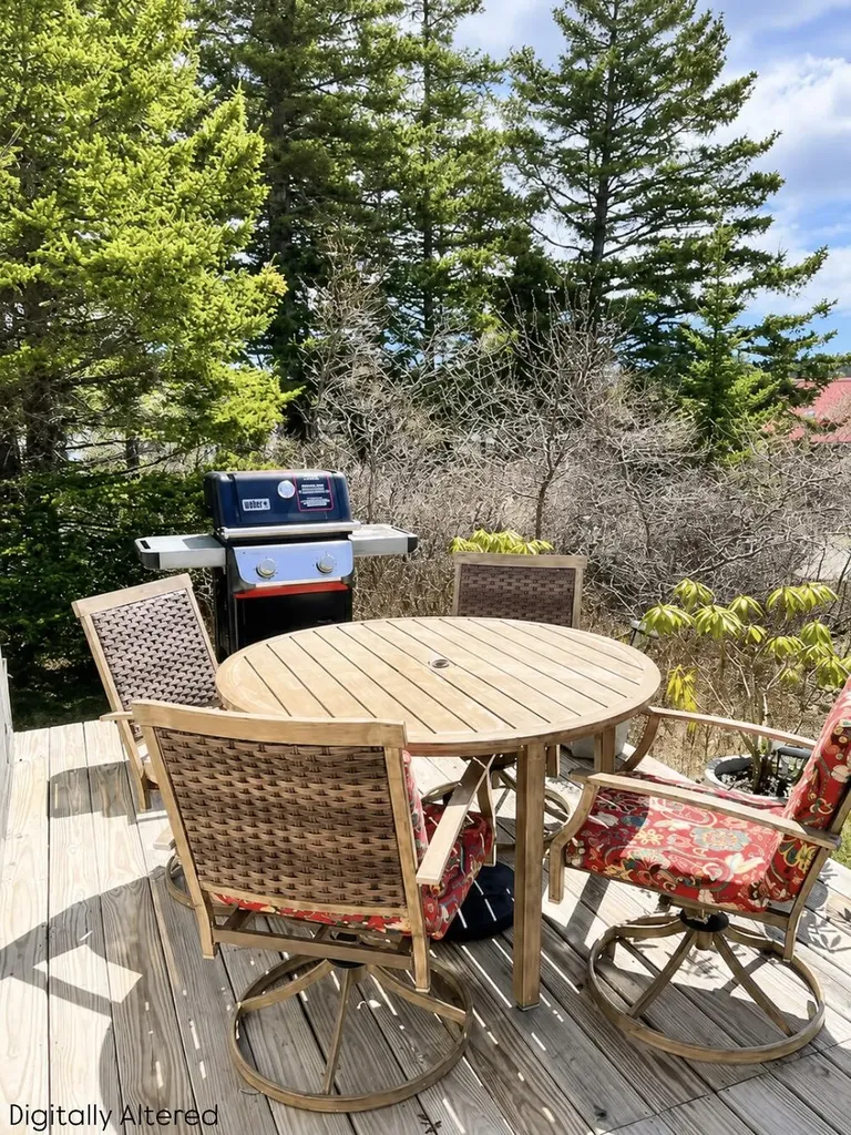 412 Minturn Road Swans Island ME 04685