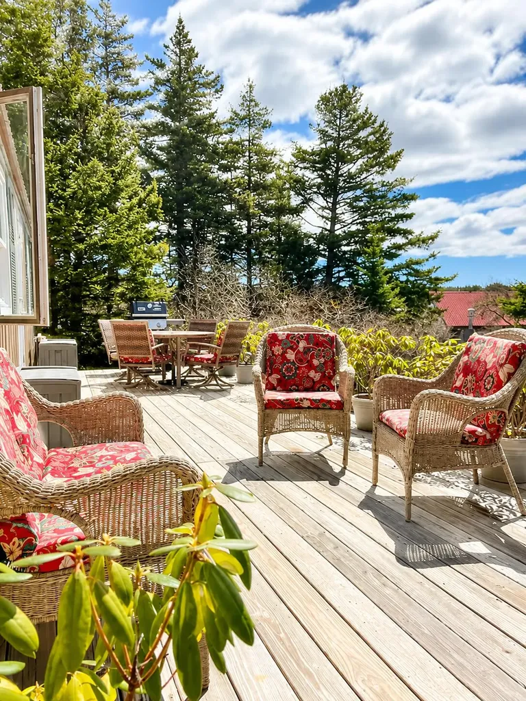 412 Minturn Road Swans Island ME 04685