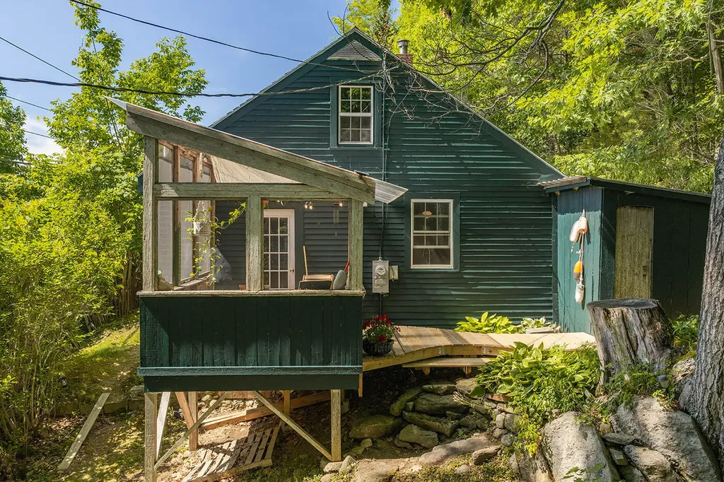 674 Appleton Road Union ME 04862