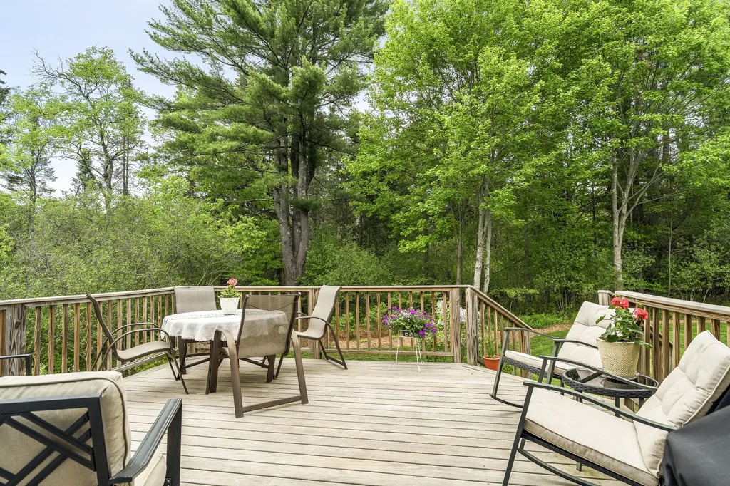 29 Plimoth Way Yarmouth ME 04096