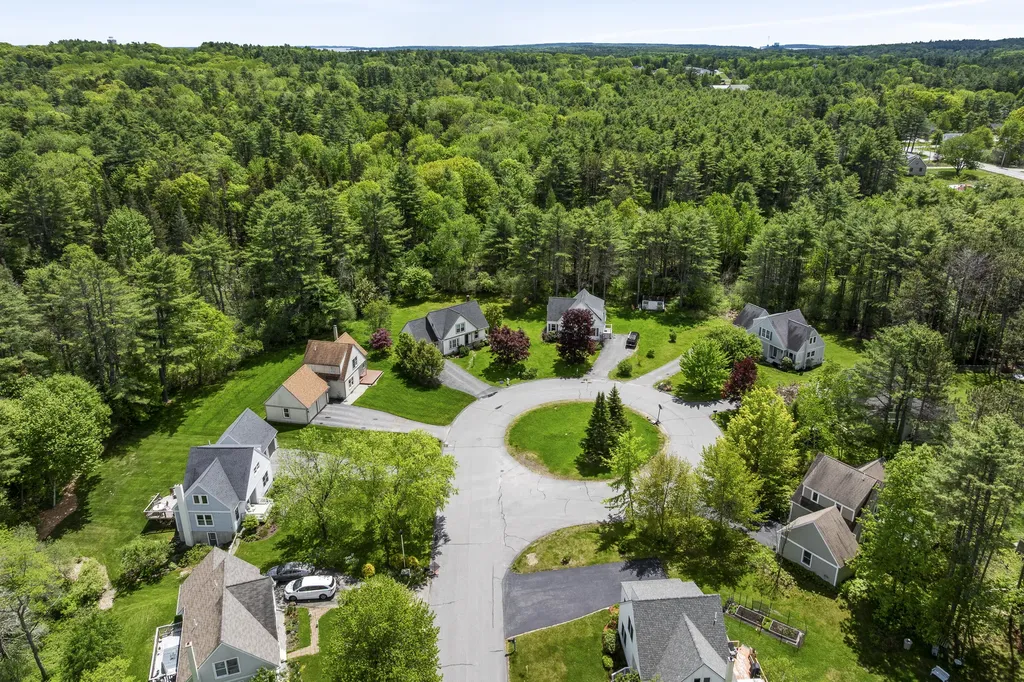 29 Plimoth Way Yarmouth ME 04096
