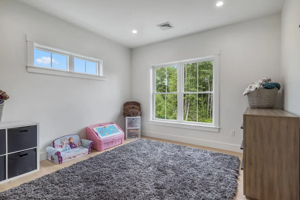 19 Paulsen Drive Scarborough ME 04074