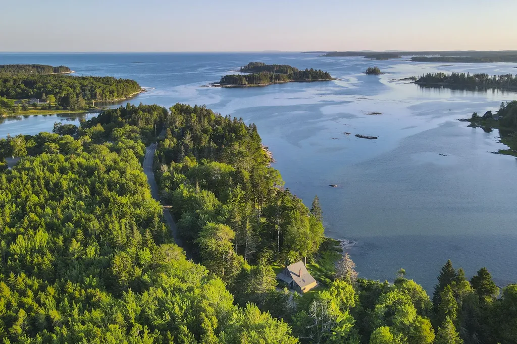 53 Island Avenue Saint George ME 04859