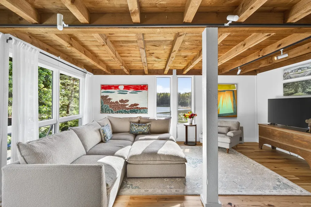 53 Island Avenue Saint George ME 04859
