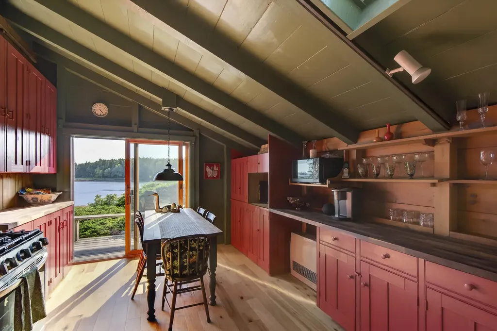 53 Island Avenue Saint George ME 04859