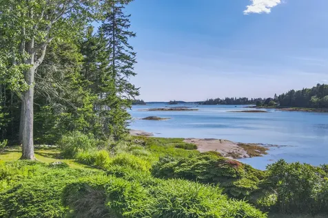 53 Island Avenue Saint George ME 04859