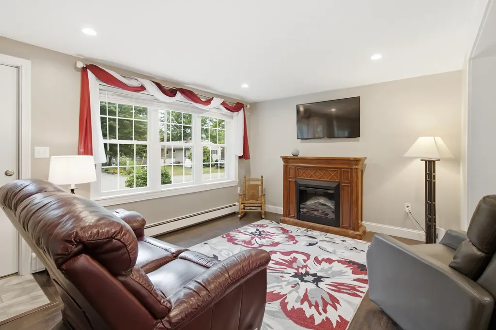 4 Lola Street Topsham ME 04086