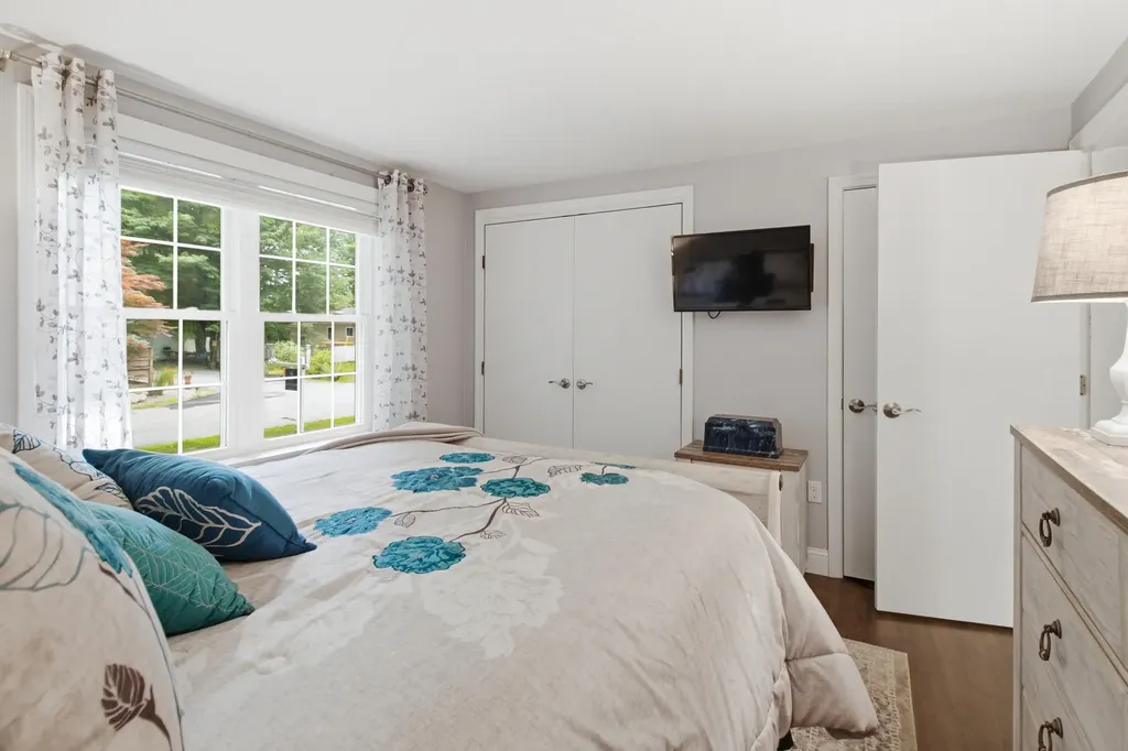 4 Lola Street Topsham ME 04086