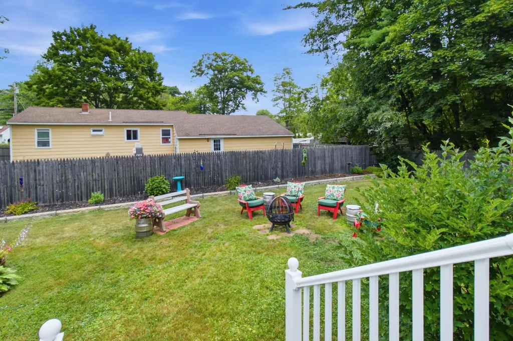 4 Lola Street Topsham ME 04086