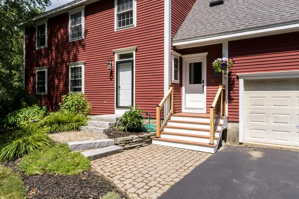 4 Oak Street Cumberland ME 04021