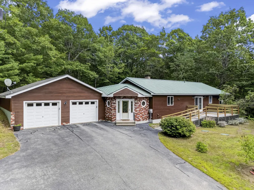 19 Moose Run Casco ME 04015