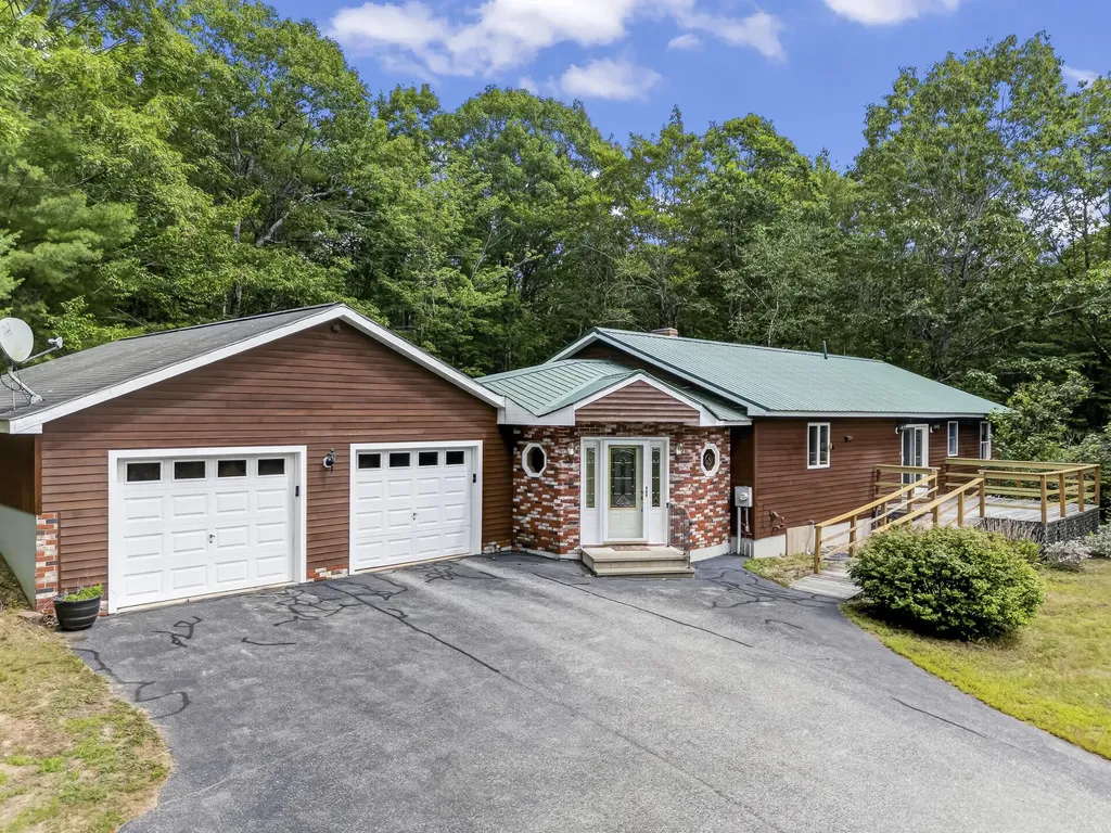 19 Moose Run Casco ME 04015