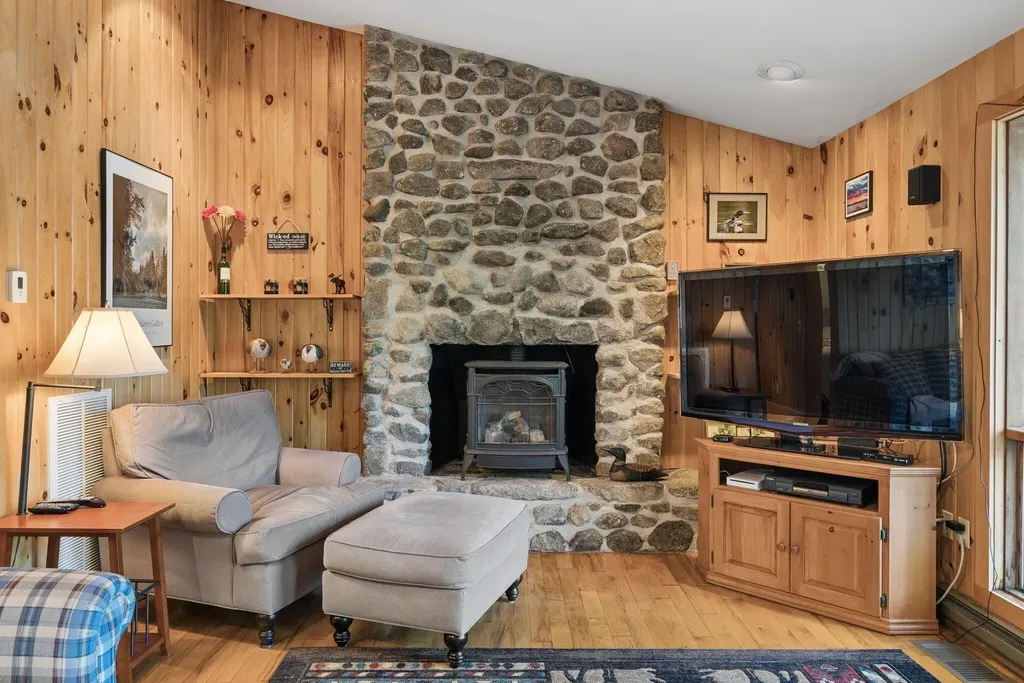 53 Stark Cove Road Raymond ME 04071
