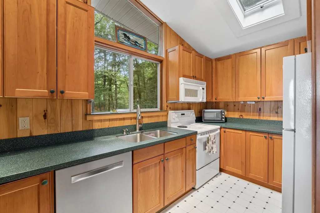 53 Stark Cove Road Raymond ME 04071