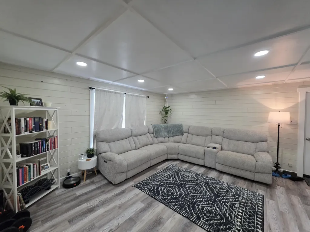 642 W Broadway Lincoln ME 04457