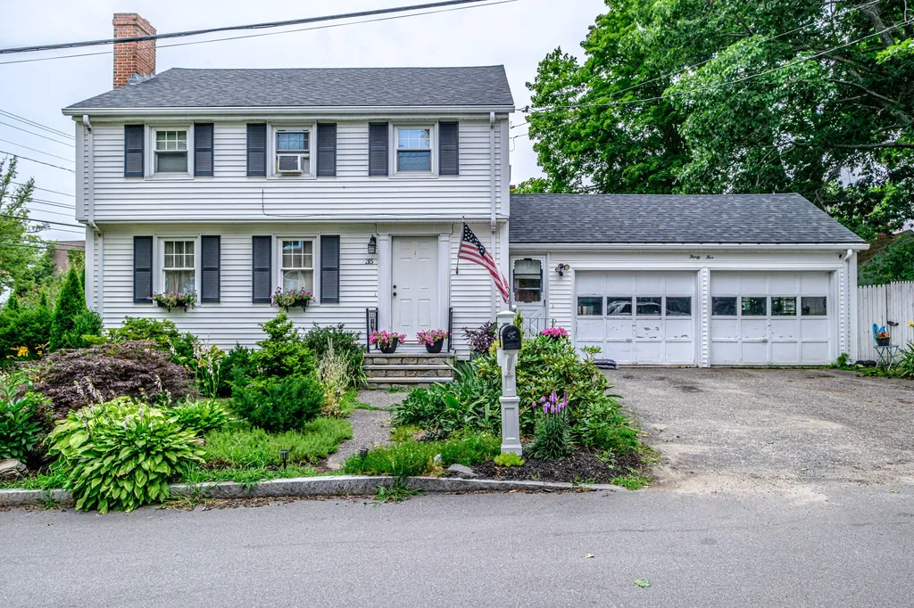 35 Belknap Street Portland ME 04103