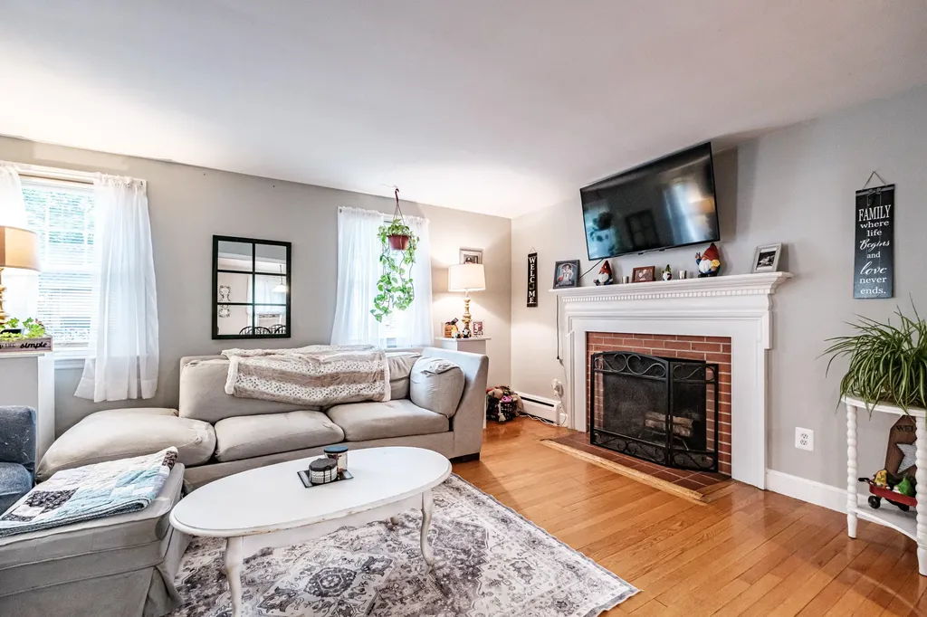 35 Belknap Street Portland ME 04103