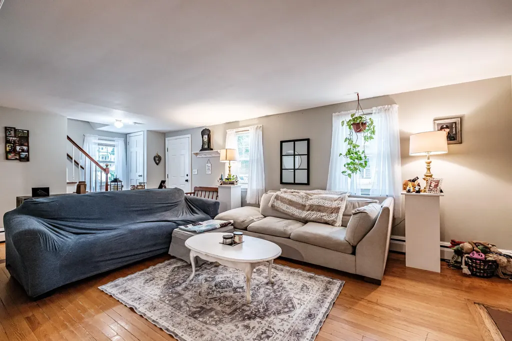 35 Belknap Street Portland ME 04103