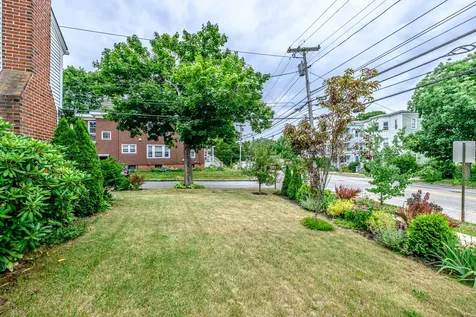 35 Belknap Street Portland ME 04103