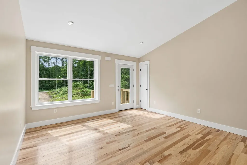 33 Mallard Drive Limerick ME 04048