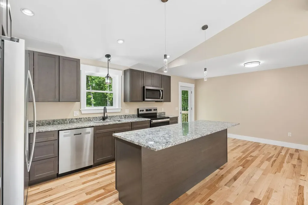 33 Mallard Drive Limerick ME 04048