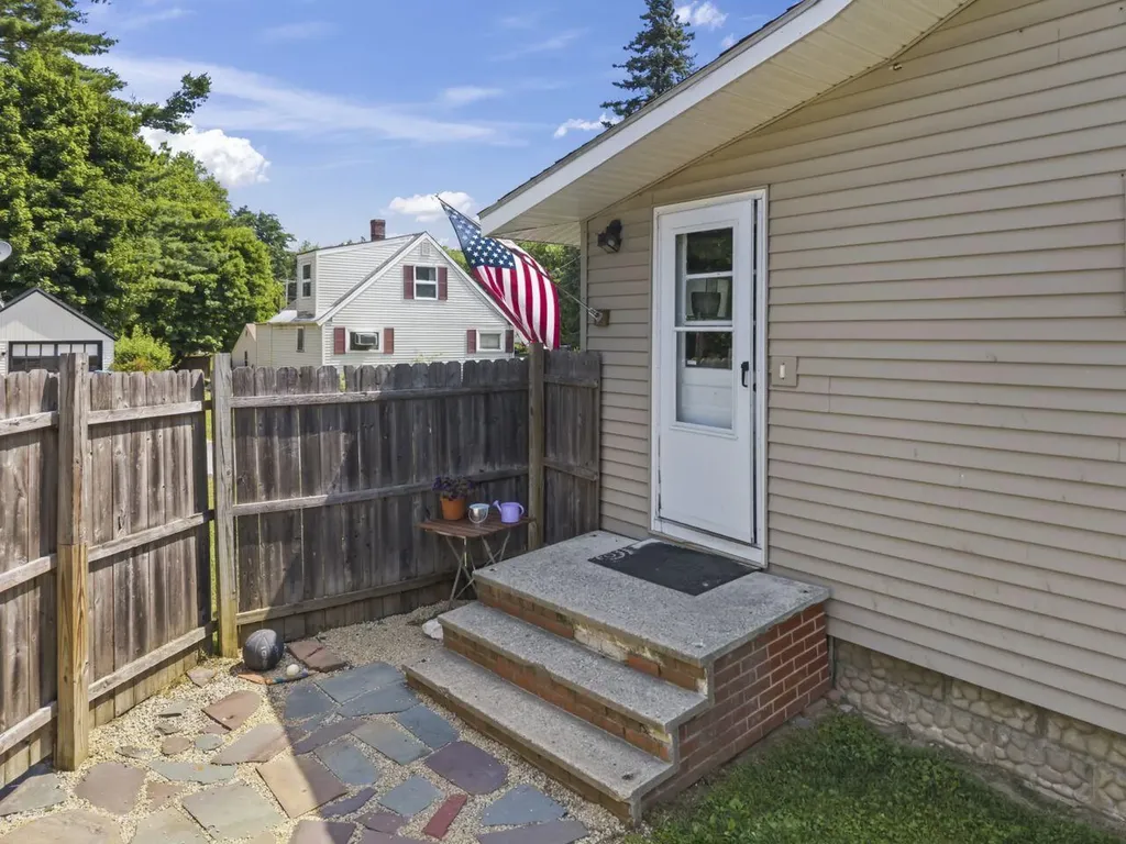 247 Manley Road Auburn ME 04210
