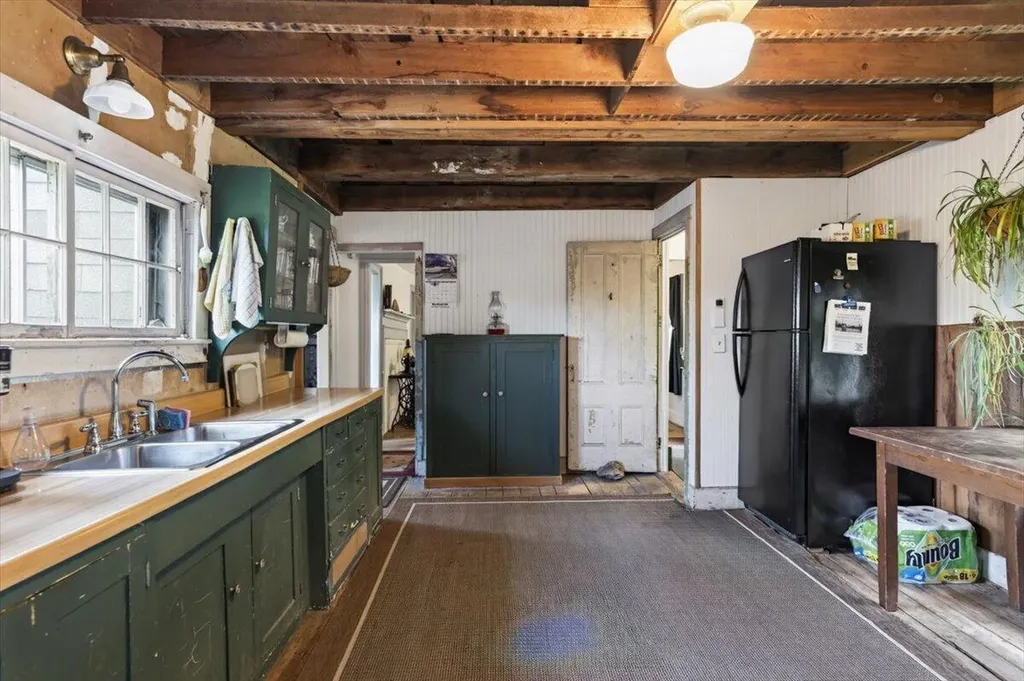 1752 Coastal Road Brooksville ME 04617