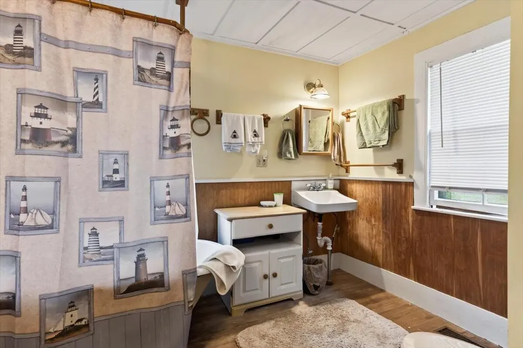 1752 Coastal Road Brooksville ME 04617