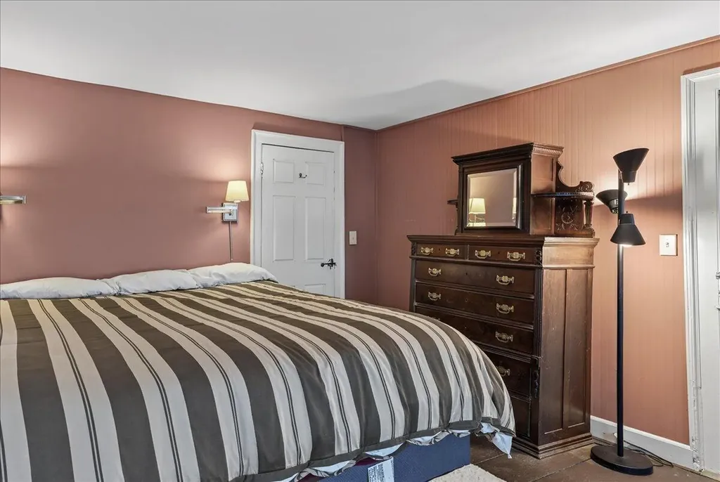 1752 Coastal Road Brooksville ME 04617