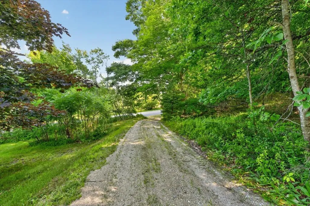 1752 Coastal Road Brooksville ME 04617