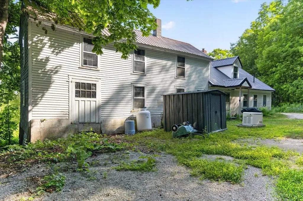 1752 Coastal Road Brooksville ME 04617