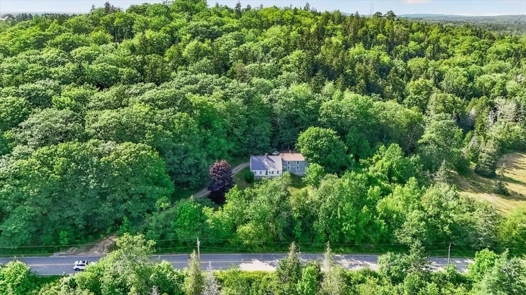 1752 Coastal Road Brooksville ME 04617