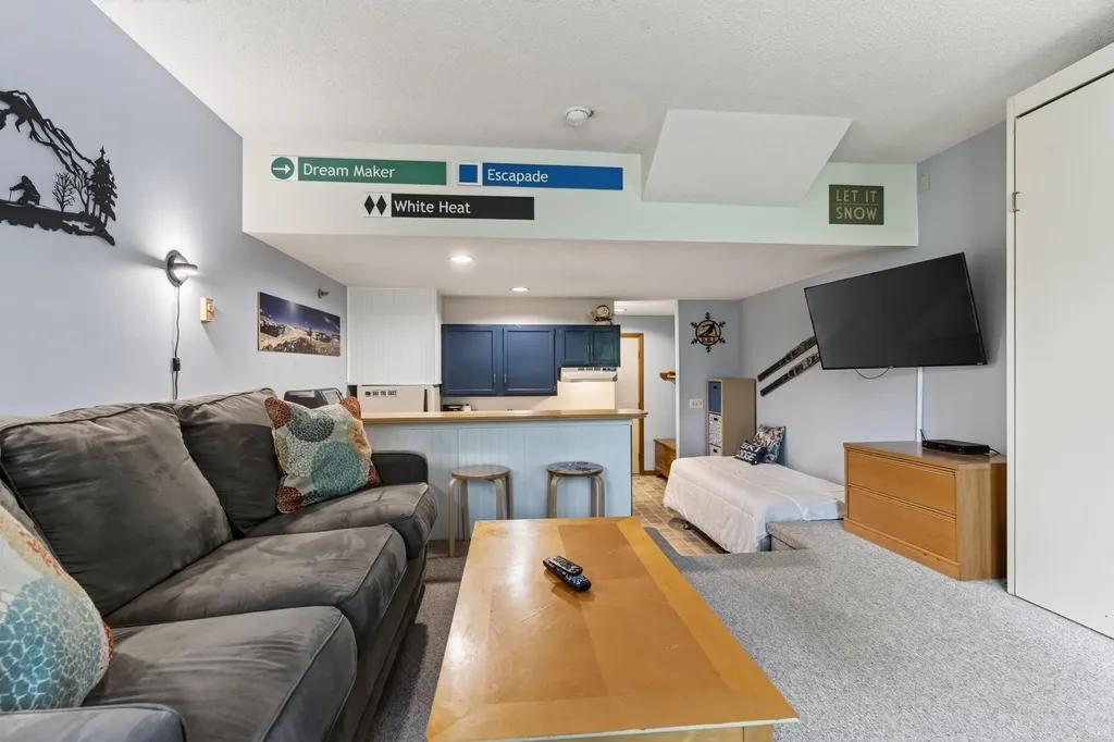 8 Cascades Drive Newry ME 04261