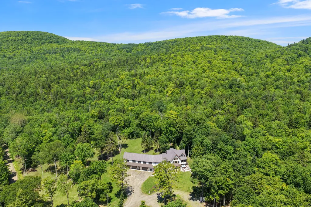 94 Roosevelt Road Island Falls ME 04747