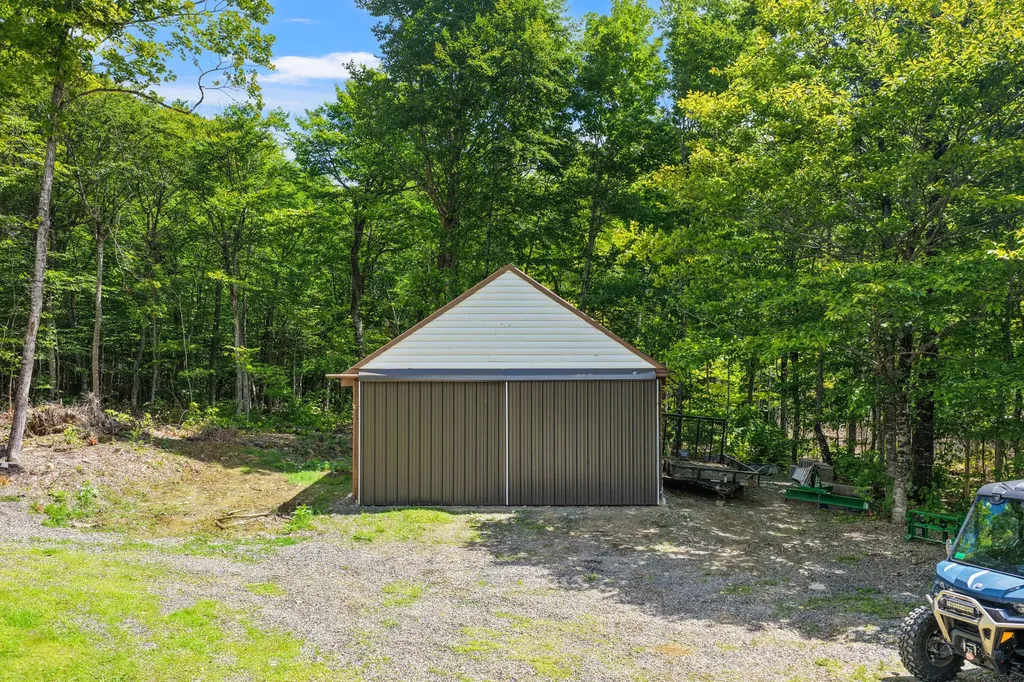 94 Roosevelt Road Island Falls ME 04747