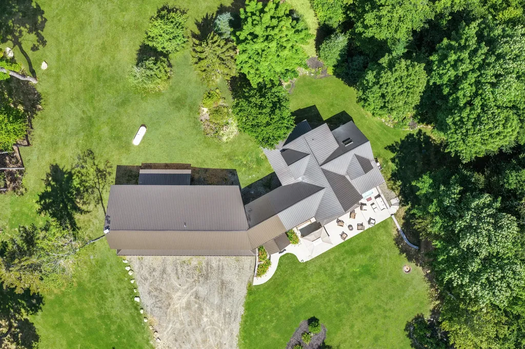 94 Roosevelt Road Island Falls ME 04747