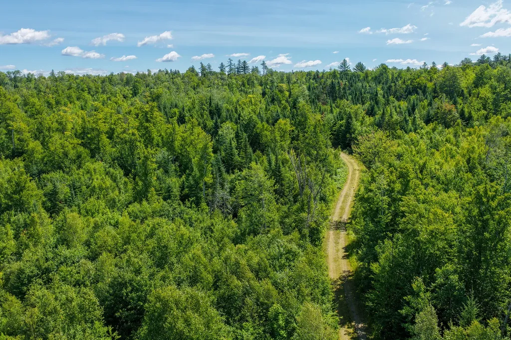 1212 Long Ridge Road Burlington ME 04417