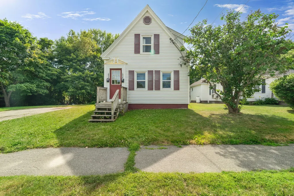 103 Chamberlain Street Brewer ME 04412