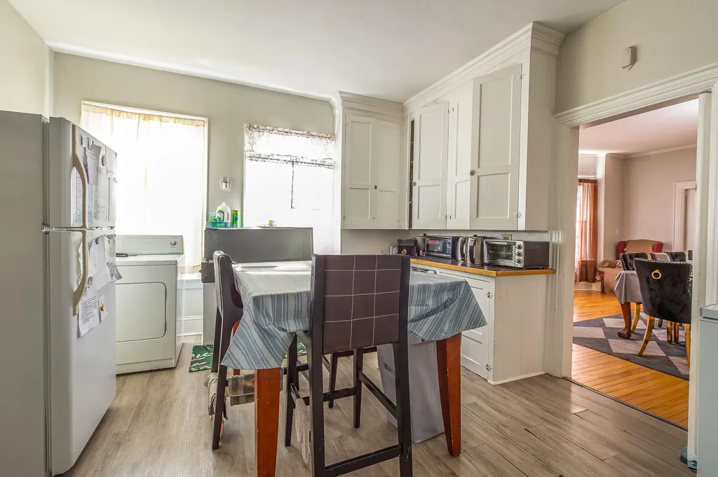 31 Drummond Street Auburn ME 04210